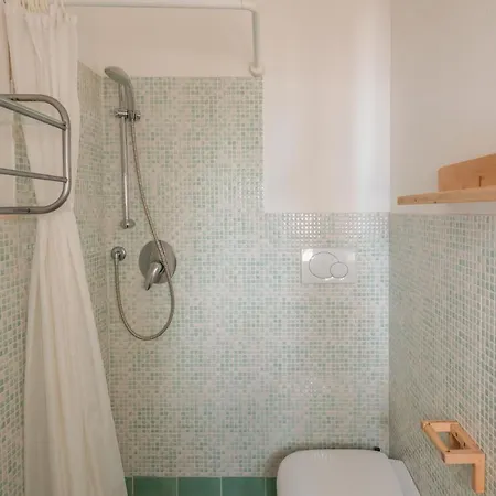 Elegant Ea Bianca 2 Bedroom Sleeps 6 Extra Bed Available N0614 *