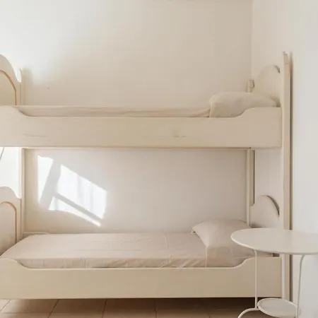 Elegant Ea Bianca 2 Bedroom Sleeps 6 Extra Bed Available N0614 *